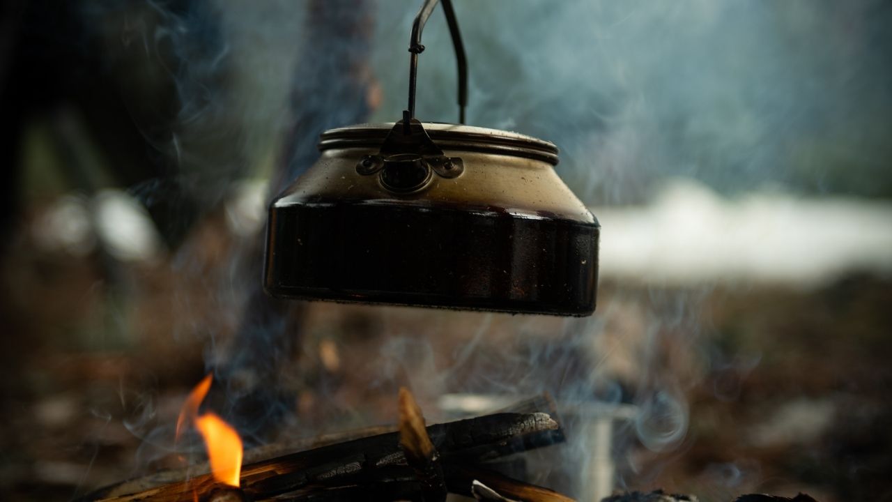 How to Make a Shelter Using Fire
