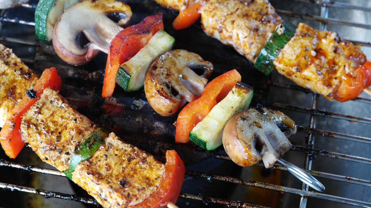 Gas Grill Smoking-How to Smoke Food Without A Smoker
