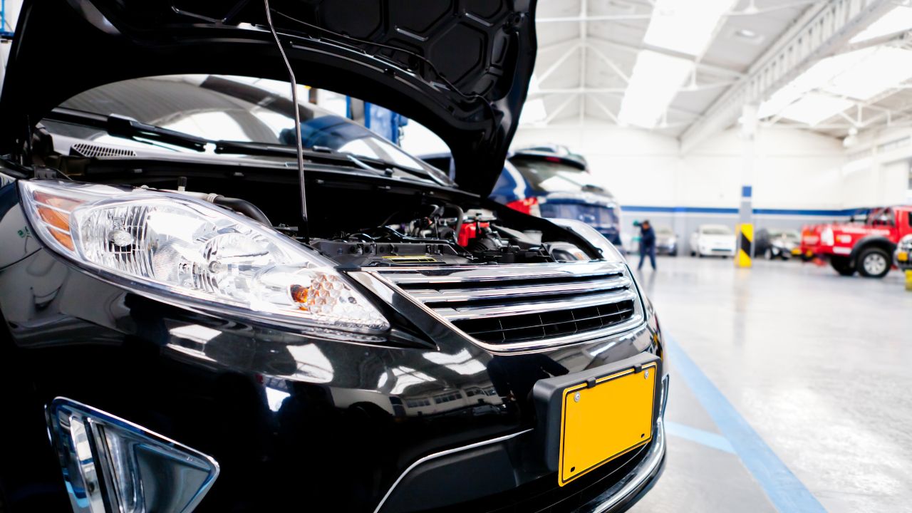 Finding the Best Mechanic School in Florida
