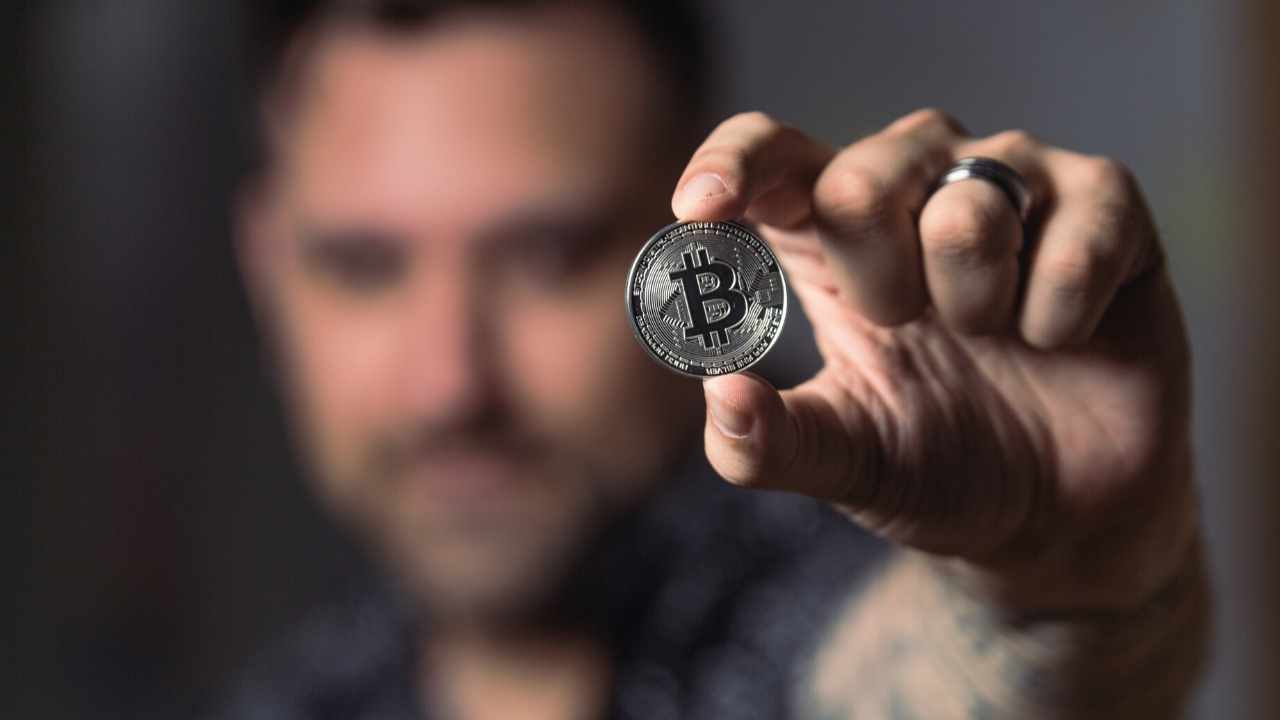 trust no one the hunt for the crypto king