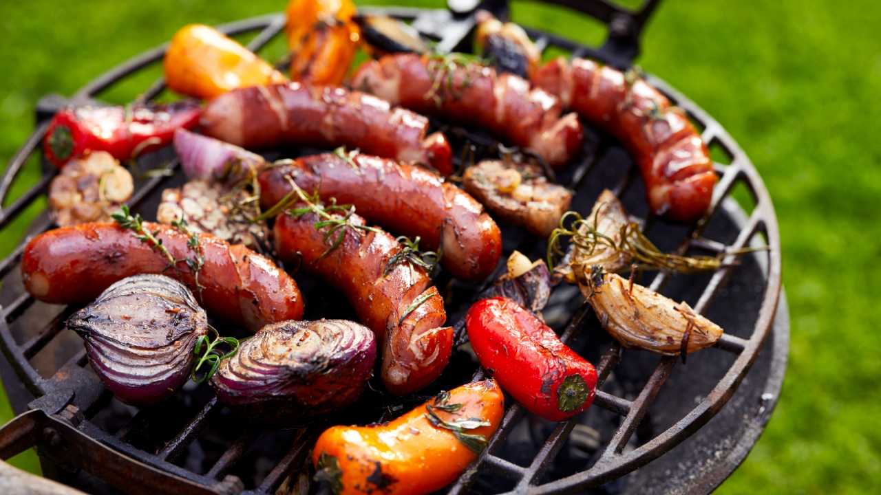 How to Grill Lobster Tails On a Charcoal Grill
