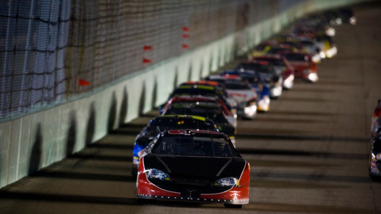 You can stream the Hollywood Casino 400 live stream
