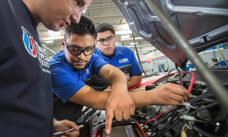 How to be a technician Automotive
