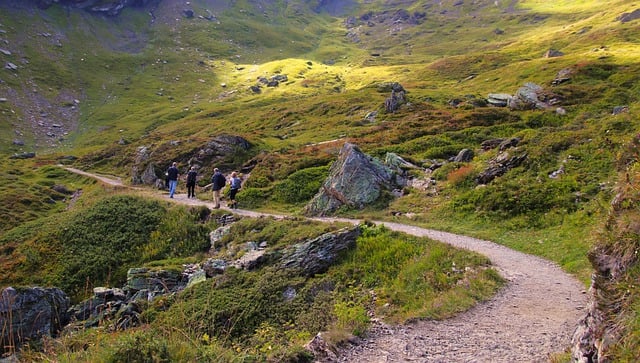 trekking group near me