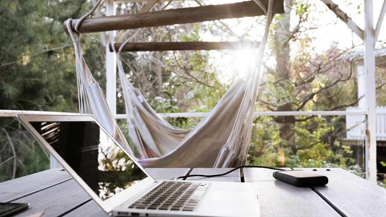 who is a digital nomad