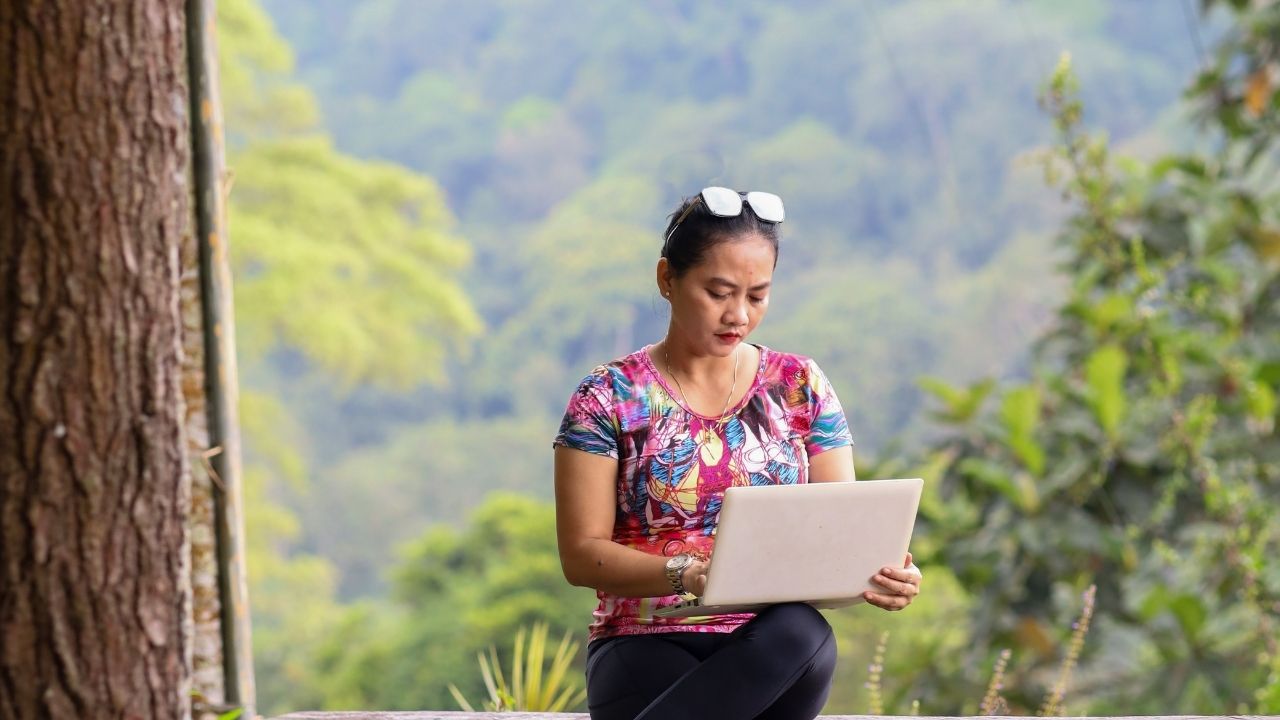 digital nomad advantages and disadvantages