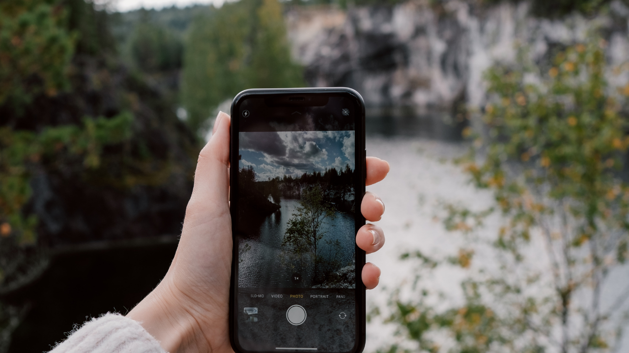 Solo Travel Photography Tips for Shy Adventurers on Their Journey