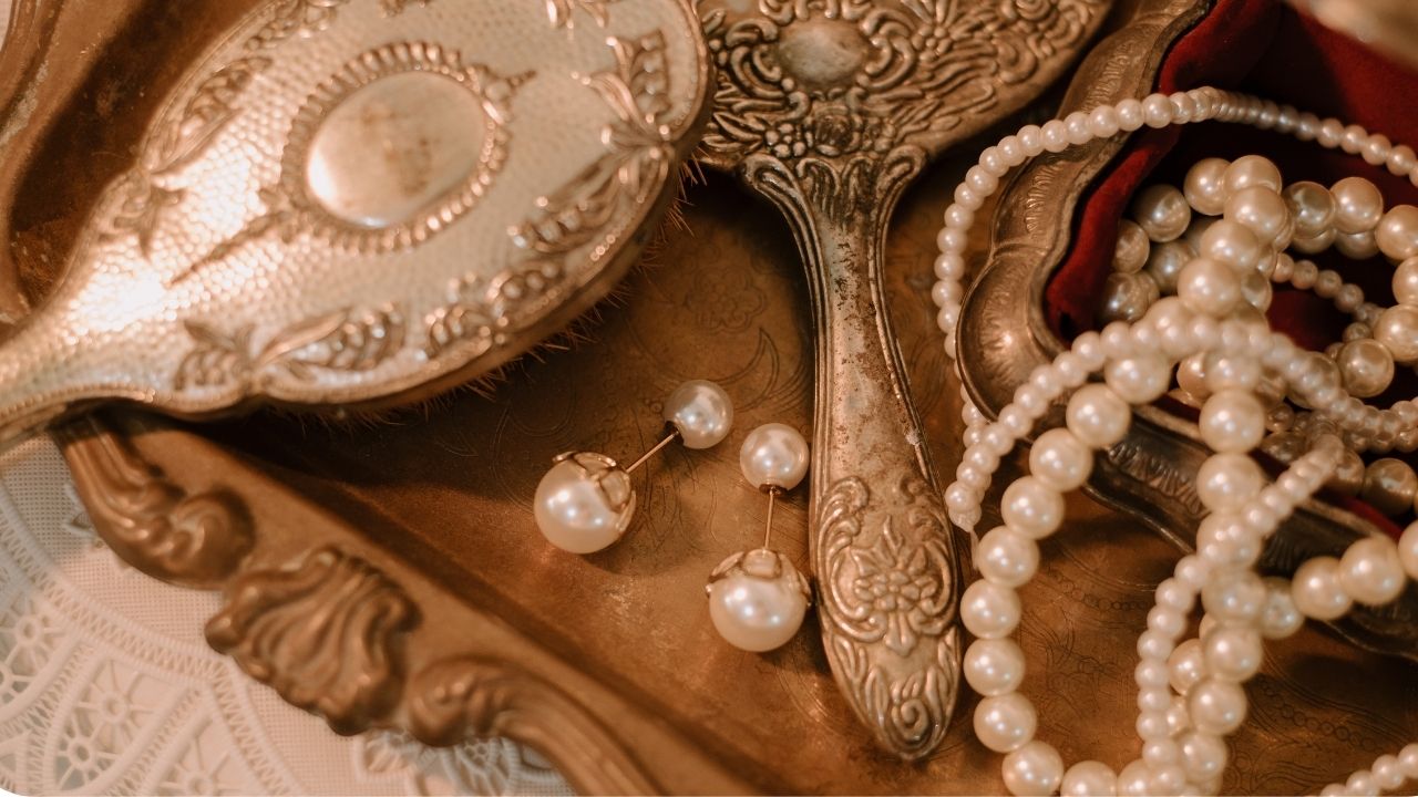 Elegance Of Yesteryears: A Peep Into Vintage Jewelry