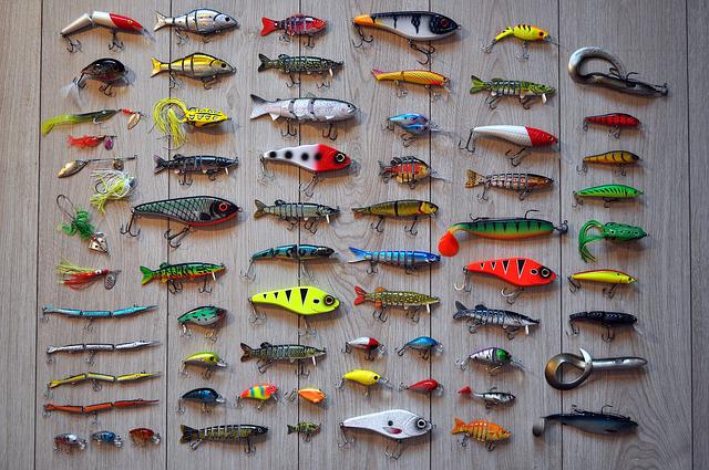 Artificial lures for surfing fishing
