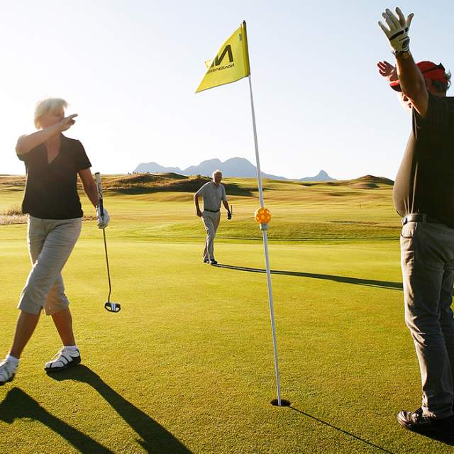 Golf Club Grip Advantages & Disadvantages
