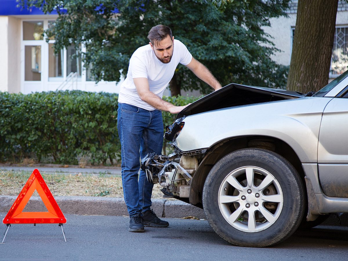 how to open a car door without a key