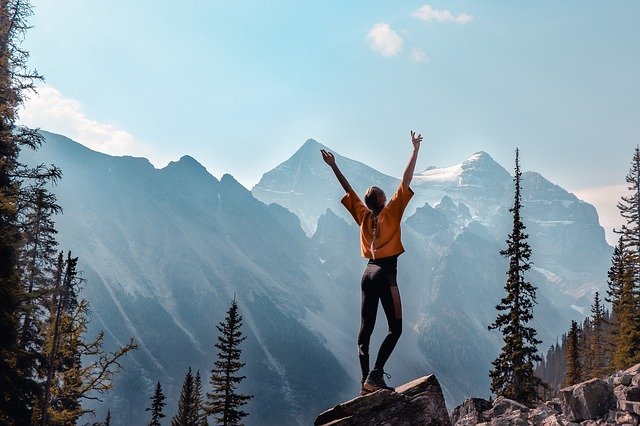 outdoor rock climbing classes near me