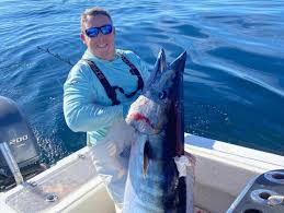 How To Choose The Best Charter Fishing Experience For Your Florida Mahi Mahi Fishing Vacation
