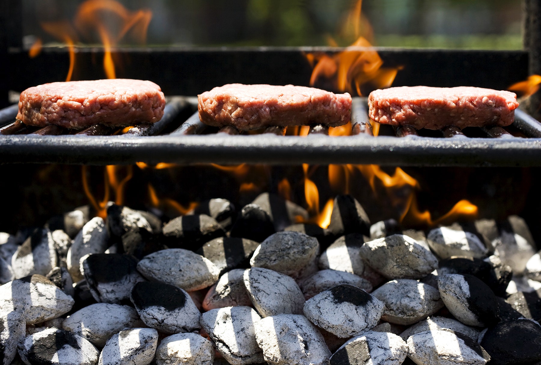 Apartment Grilling Solutions: Choosing the Best Barbecue for Your Balcony

