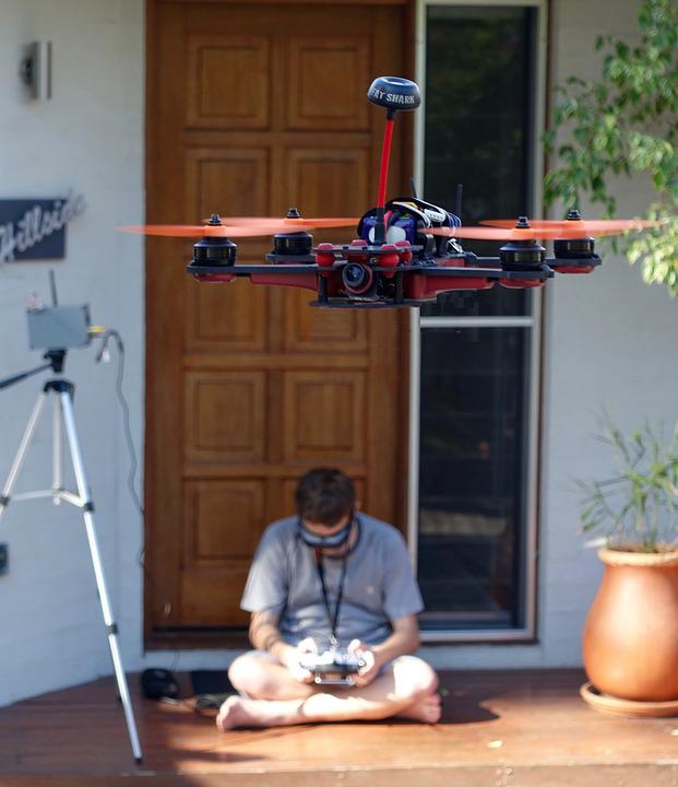 drones quadcopter