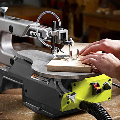 how to use a hand router