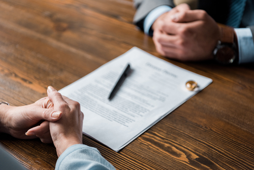 how to find a divorce lawyer