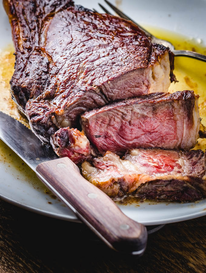 How to cook a steak in a cast iron skillet
