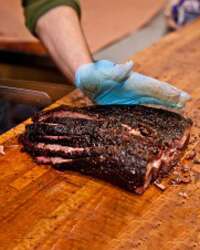 How to apply dry rub on meat
