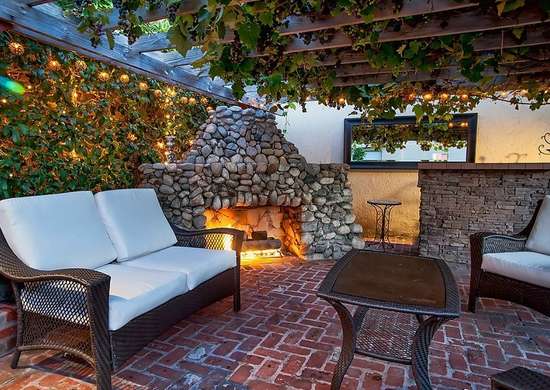 Attractive Greenhouse Featuring Seating Area
